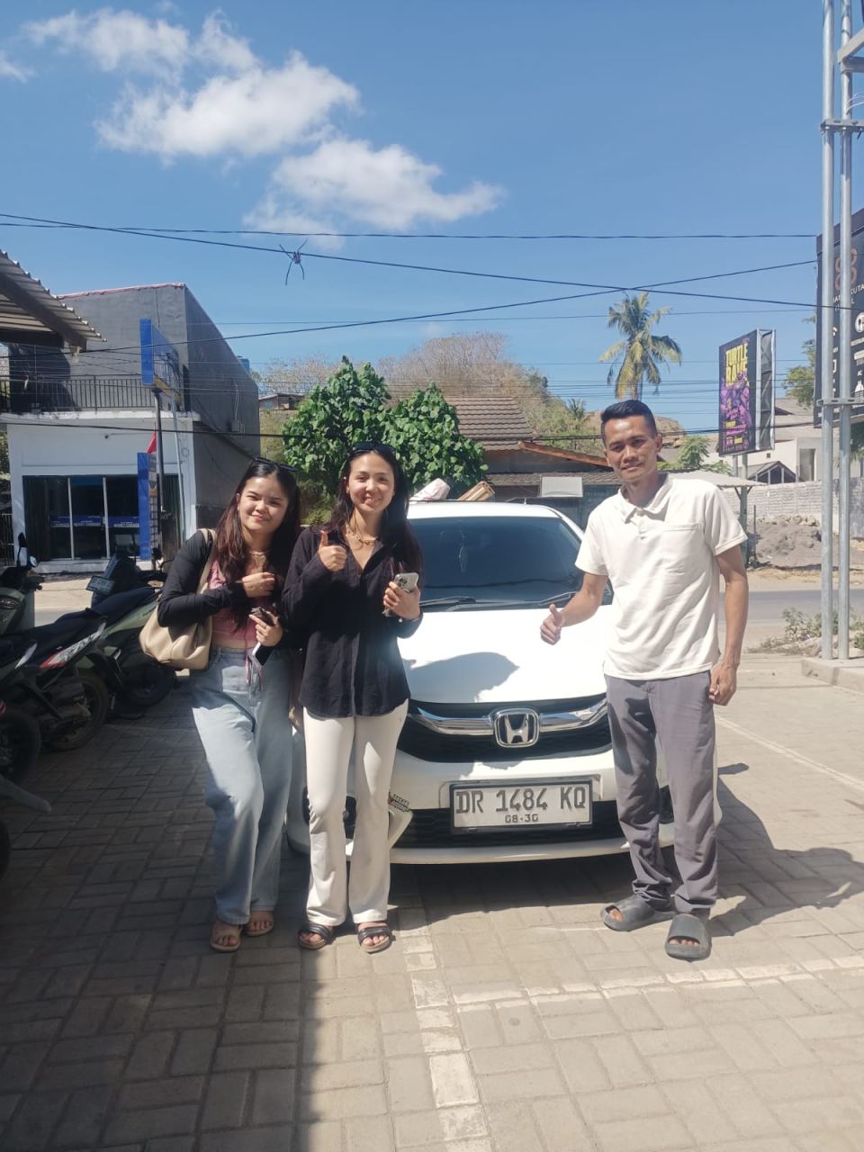 Sewa Mobil Brio di Kuta Lombok